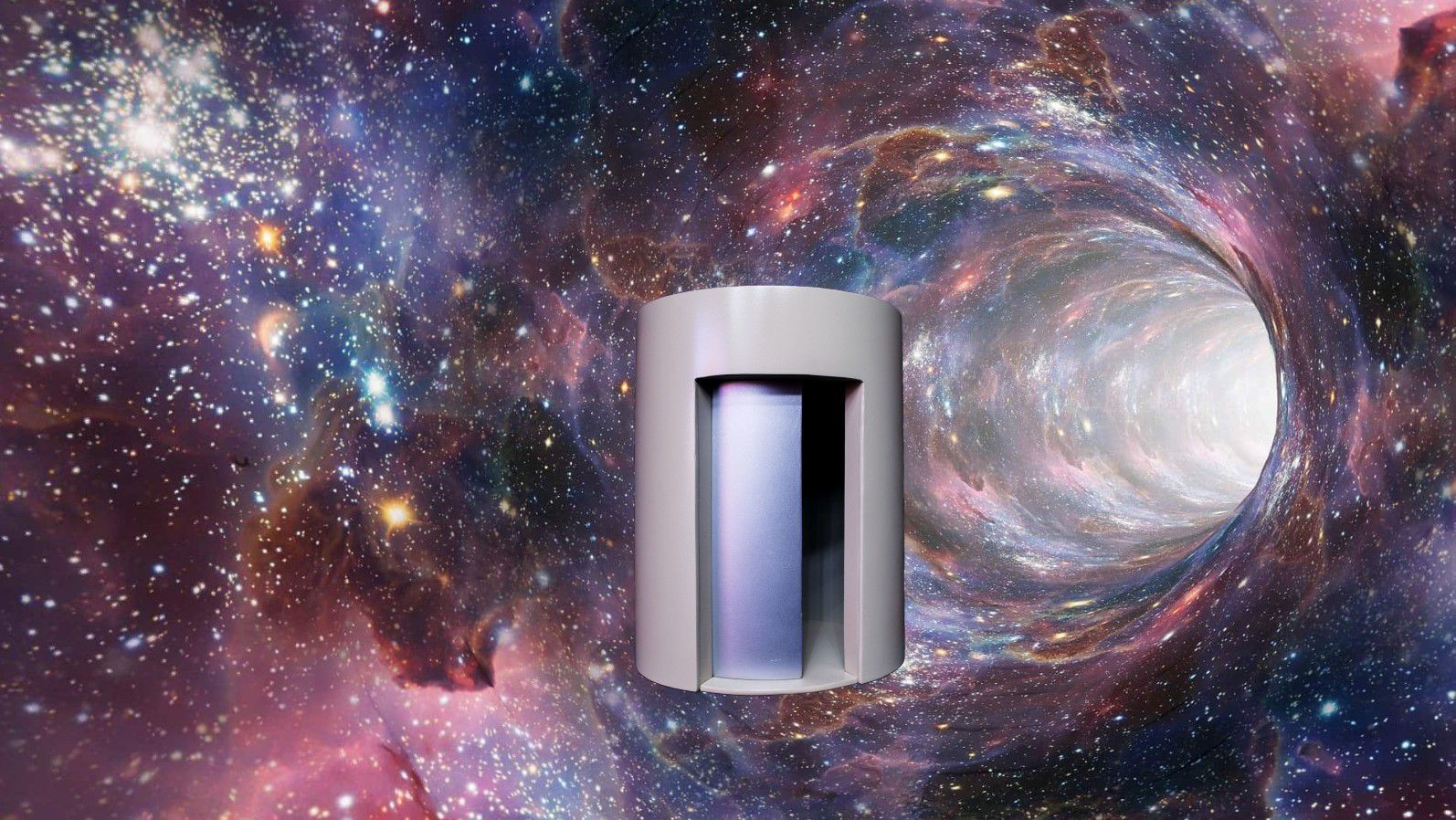 Altrove, in un altro spazio-tempo, un altro Guardiano, decisamente più solare e giovanile della precedente, se ne stava seduto mentre rifletteva sul fatto che era di nuovo solo