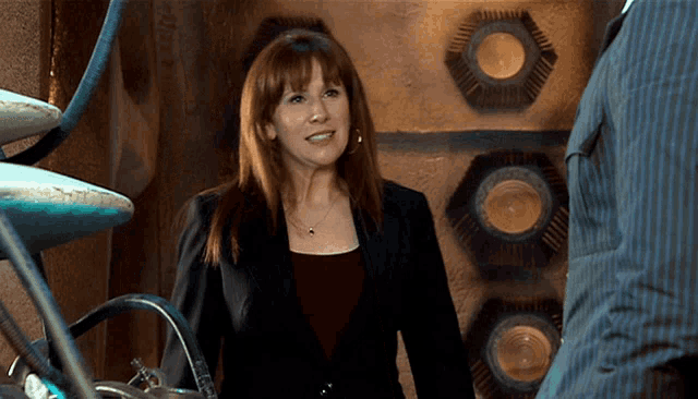 Donna Noble stava ripensando alla sua ultima avventura: lei e il Dottore si erano ritrovati in un universo parallelo dove angeli e demoni erano reali, per non parlare di Enoch stesso, che con la sua sola esistenza mandava a puttane tutte le sue co...