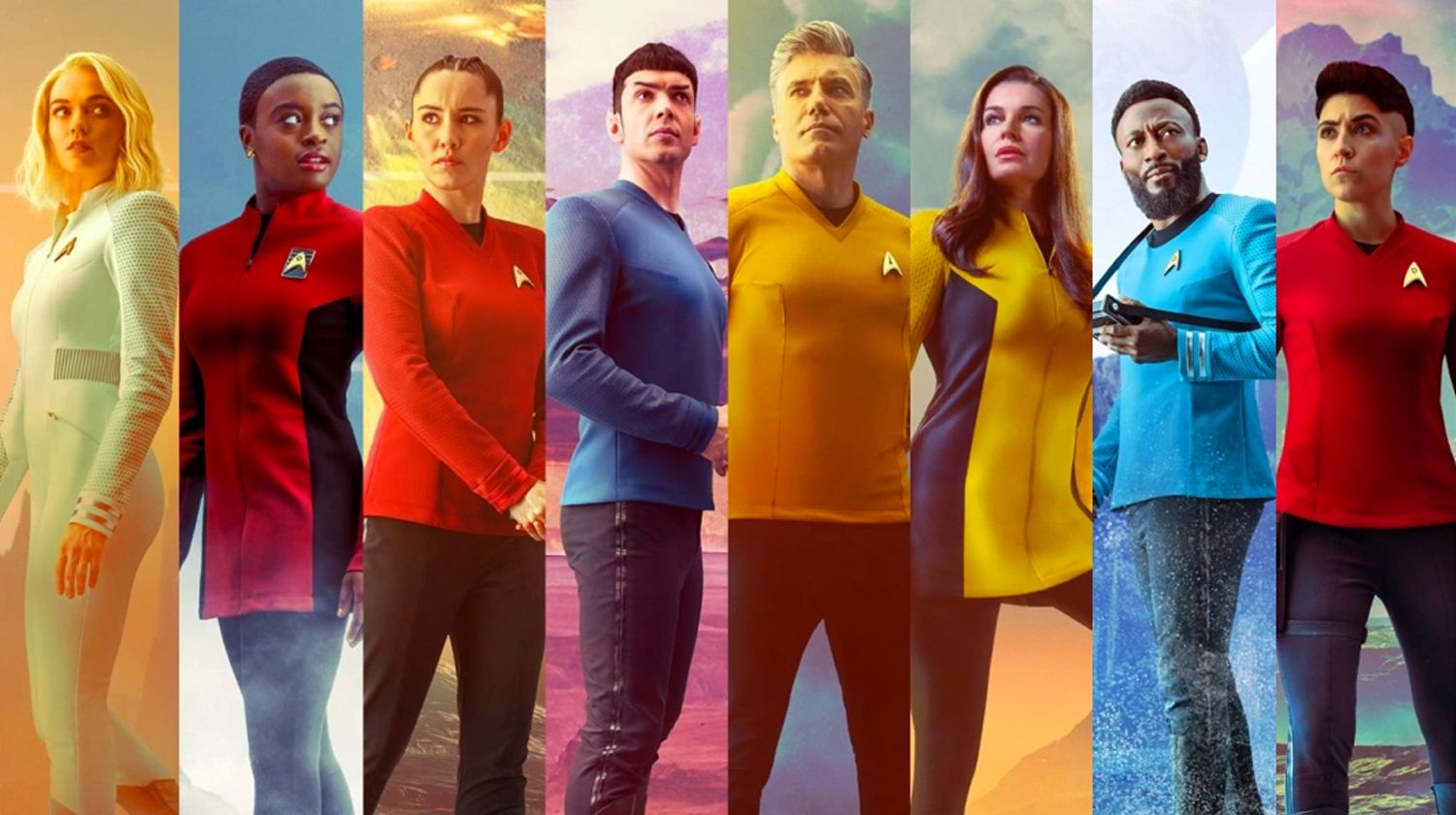 Alla postazione centrale, l'uomo alto dai capelli chiari e lo sguardo deciso non poteva essere altri che il Capitano Christopher Pike